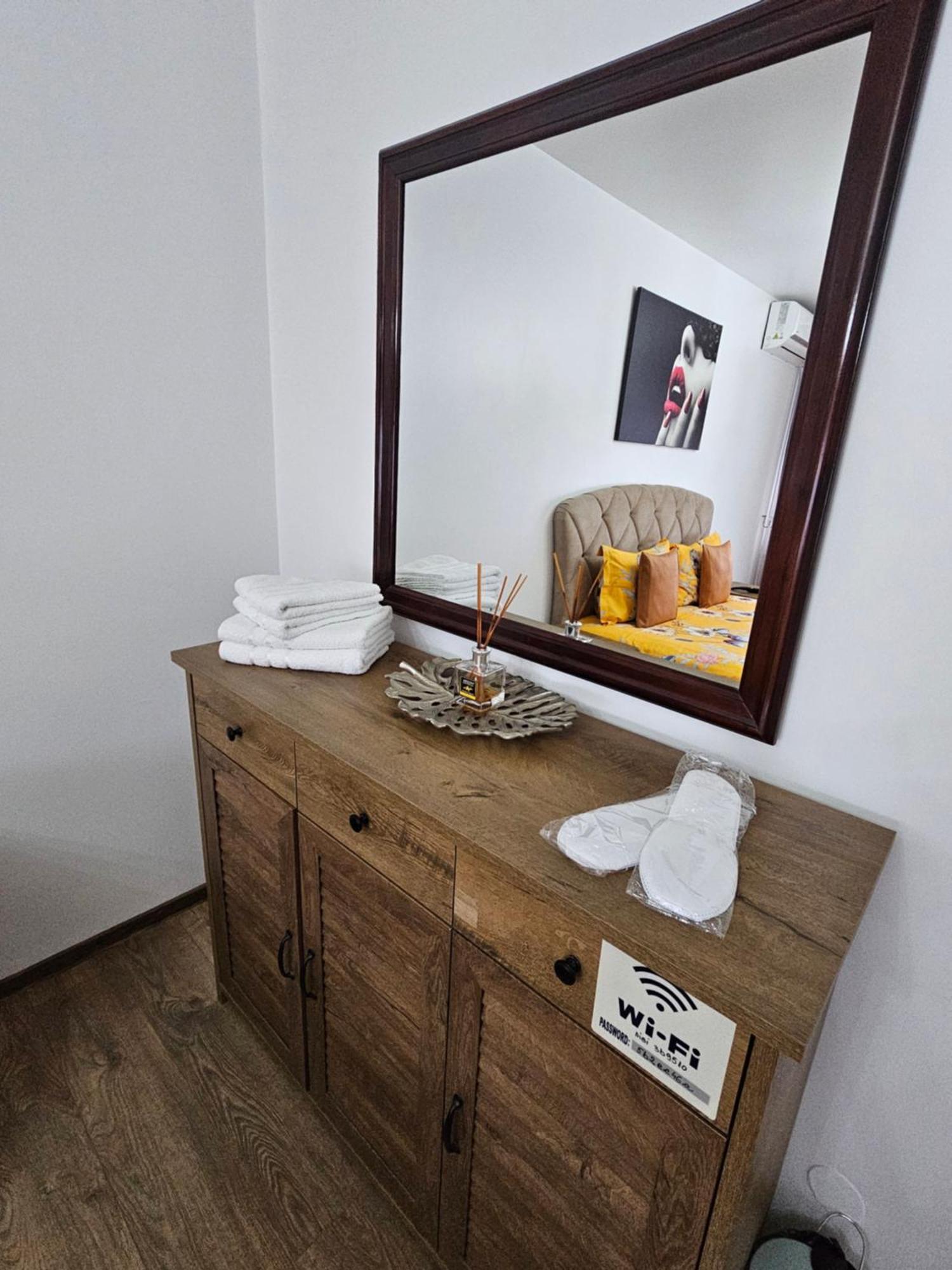 Chic Apartment- Place To Remember Galaţi Екстериор снимка